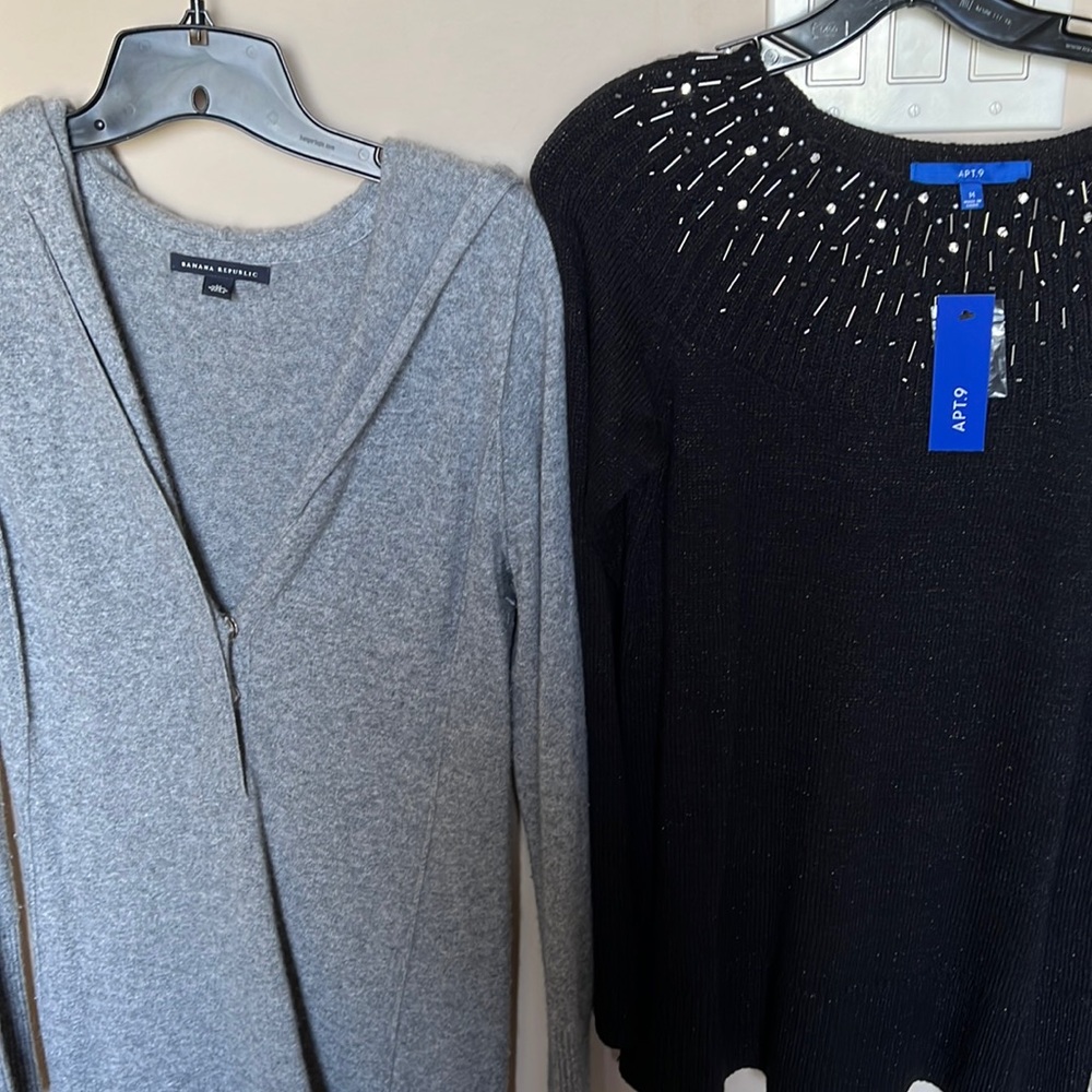 Set of 2 sweaters both M